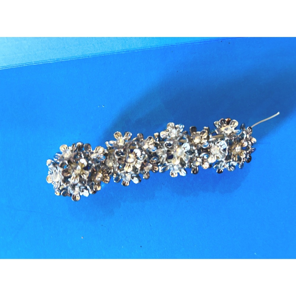 Floral Stretch Bracelet Womens OS Silver Tone Good Metallic Flower
